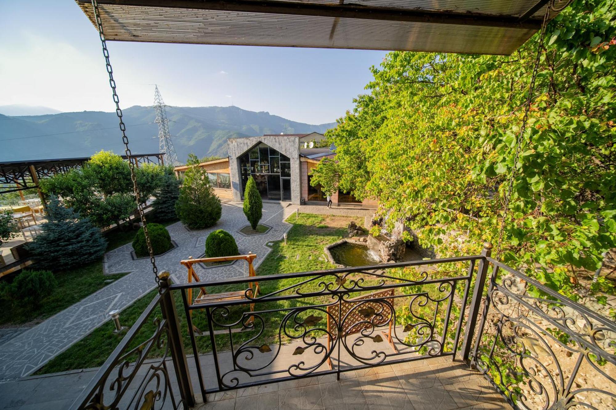 Kefilyan Family Hotel Sanain Exterior foto